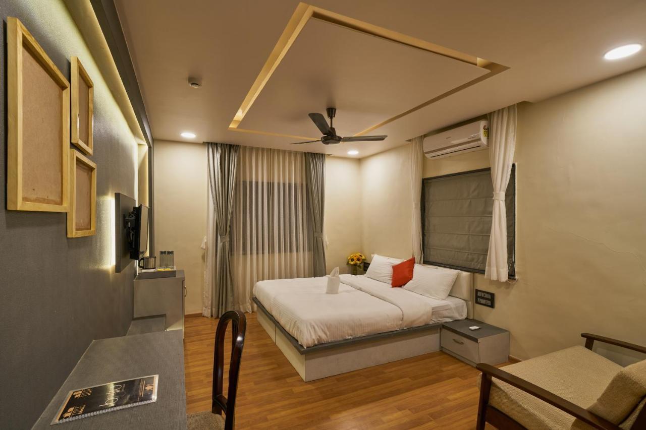 Tranquil La Casa Hotel Pune Bagian luar foto