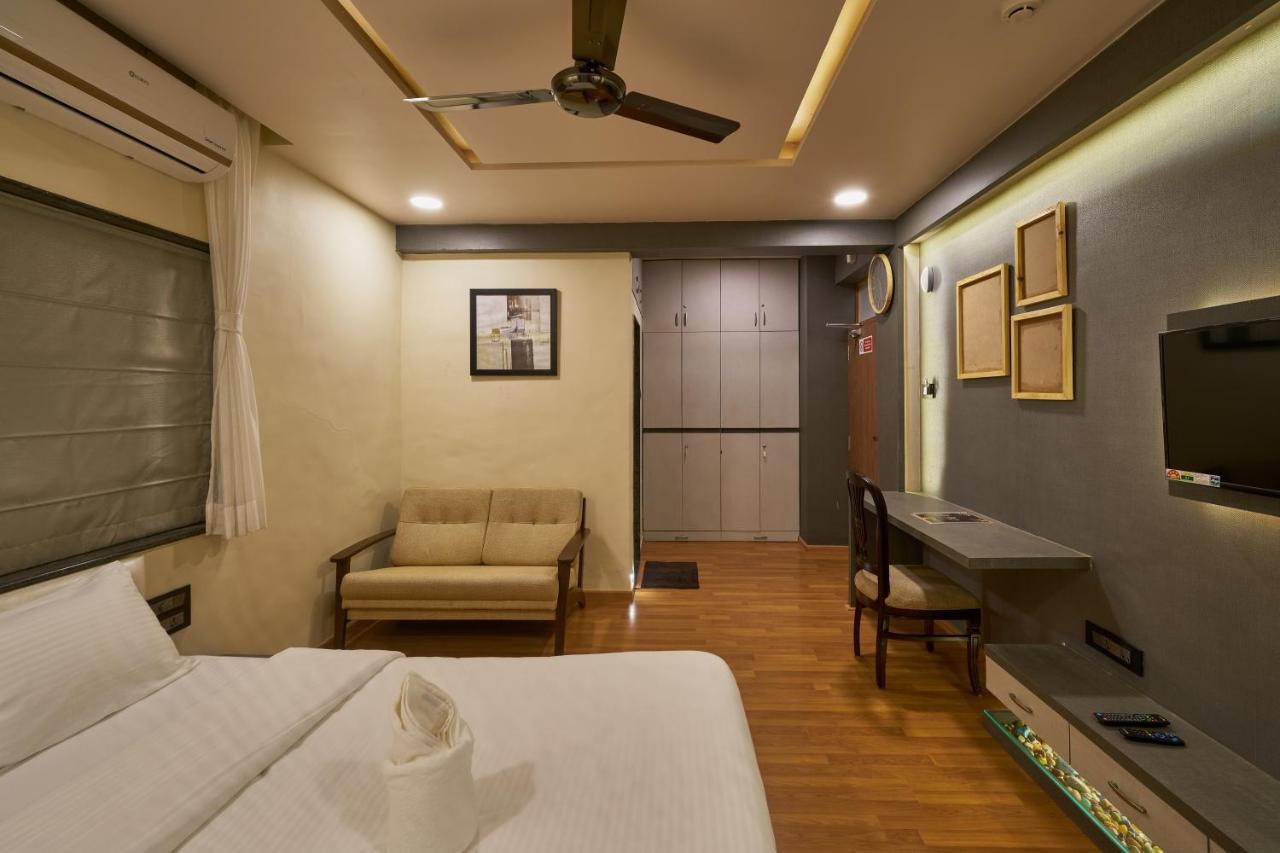 Tranquil La Casa Hotel Pune Bagian luar foto
